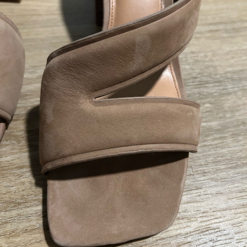 Vince Camuto Women's Brown Mules - Picture 2 of 4